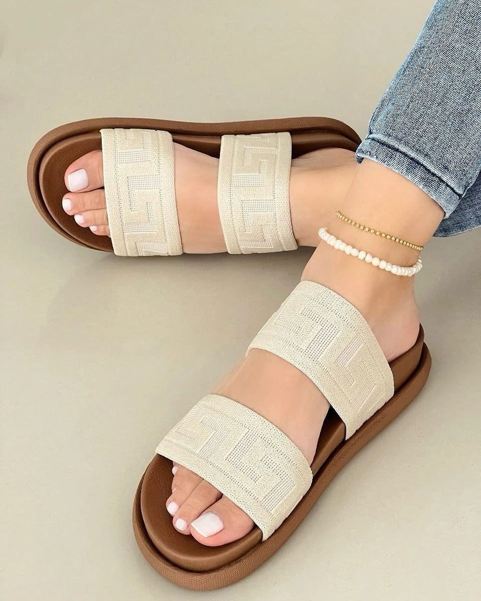 Sandalia Canoa Chanel® – Elegancia y Comodidad en Cada Paso