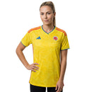 Pack Oficial Mundial 2026™ Colombia – Camisa + Gorra + Caja Original Adidas